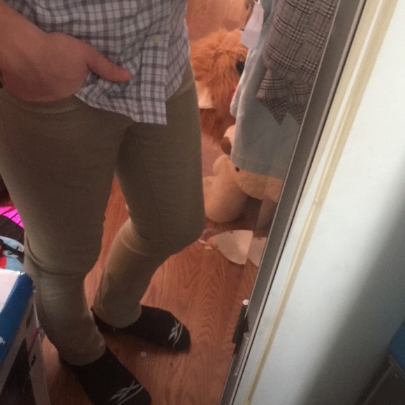 Men’s Aeropostal Khakis 30x32 - Picture 2 of 6